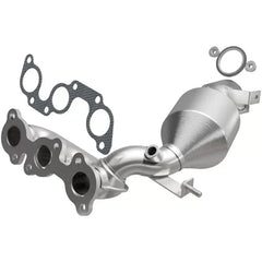 MagnaFlow 5582834 Manifold Catalytic Converter 2004-2006 Toyota Sienna Stainless Steel Direct-Fit